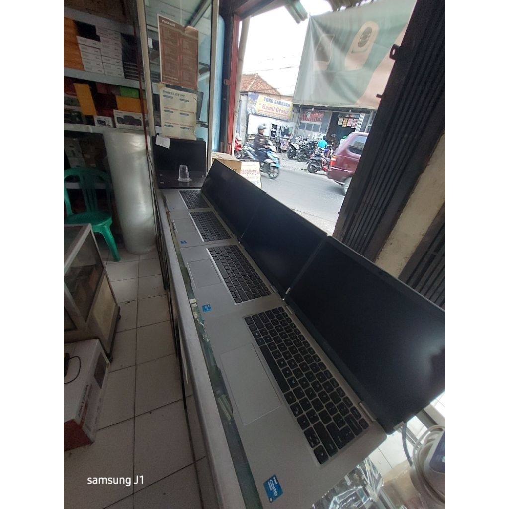 Laptop  Dell core i5 gen 11 ram 16gb  siap pakai