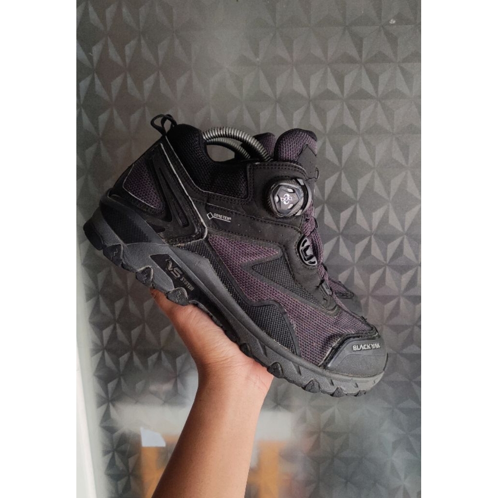 sepatu gunung outdoor blackyak sz 42 second bekas preloved