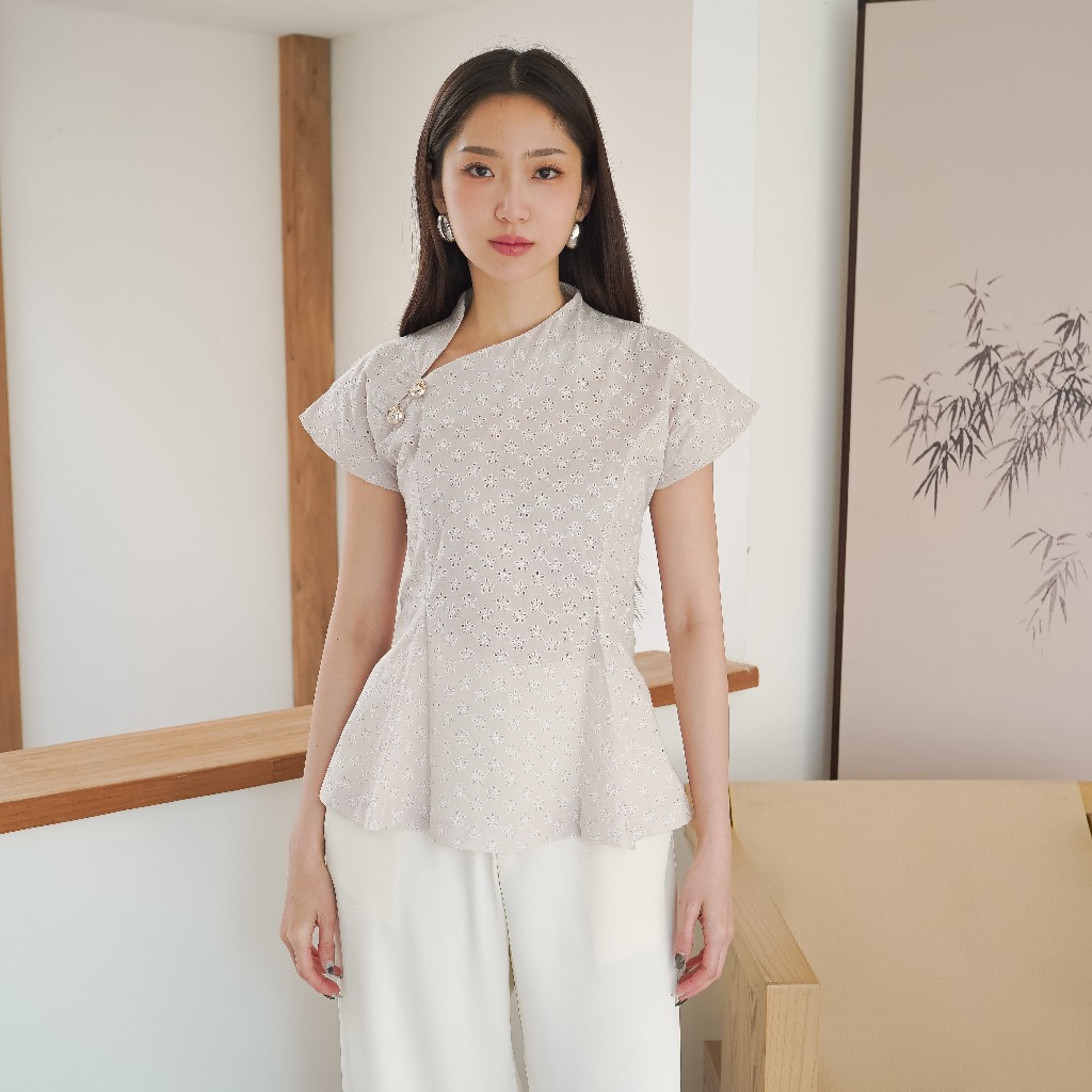 BLOUSE KATUN BOLONG BORDIR