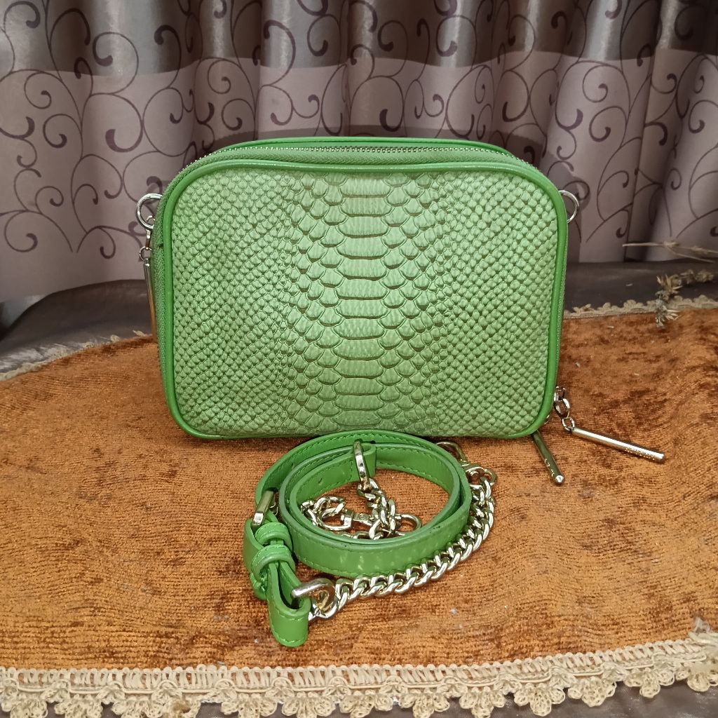 Tas Pesta Sling Motif Snake Skin