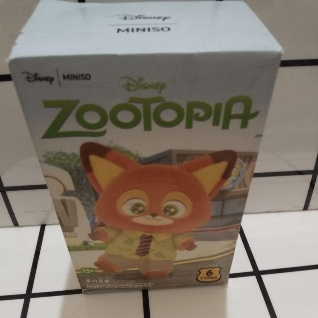 mainan blind box zootopia