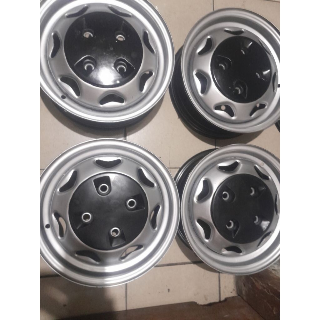 velk kaleng oem look esteem.amenity R13 4x114 plus dop