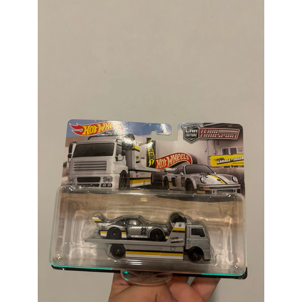 hotwheels team transport porche legend tour