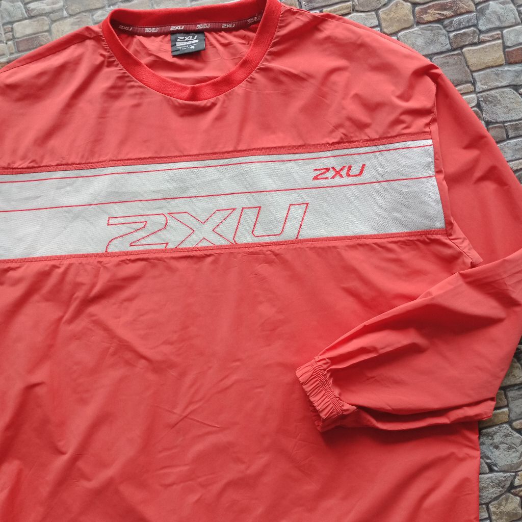Jaket running 2XU windbreaker parasut preloved