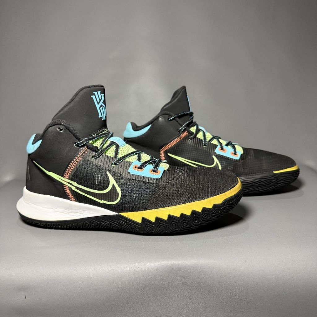 Sepatu basket voli second Nik kyire flytrap 4 , size 43 insol 27,5 cm