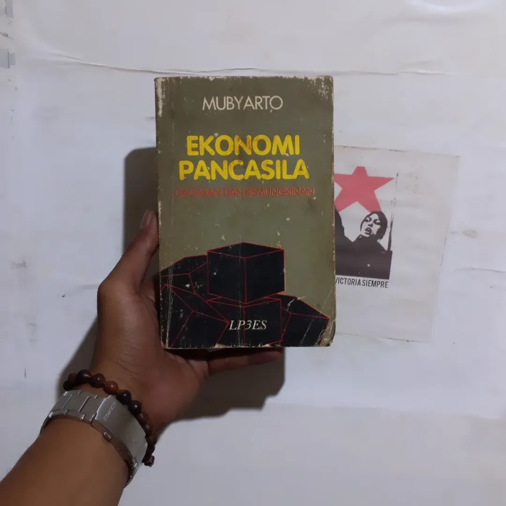 Buku Mubyarto Ekonomi Pancasila / Sistem dan Moral Ekonomi Indonesia / Islam, Etika, dan Kesehatan /