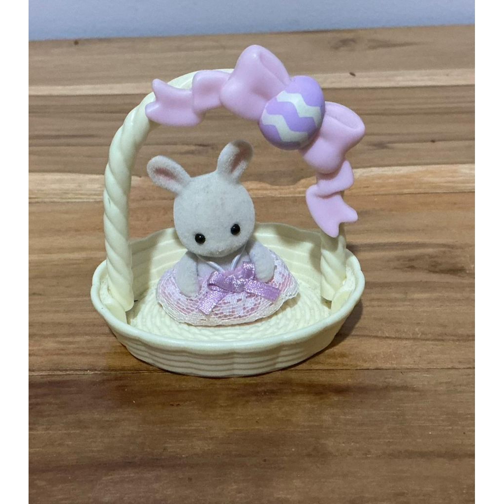 sylvanian family easter egg (PRELOVED)