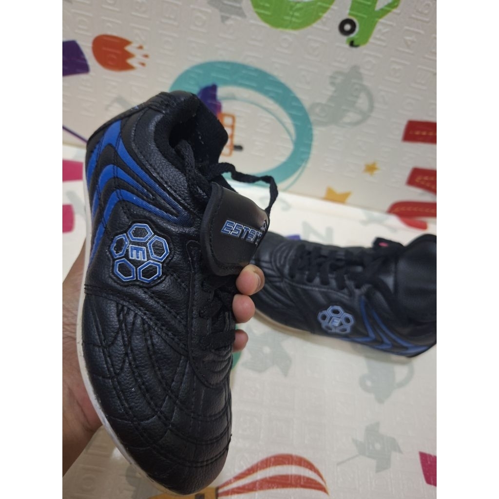 Sepatu Preloved Mini Soccer Estero Size 29