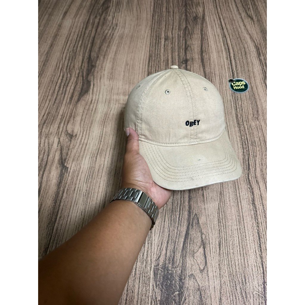 Topi OBEY