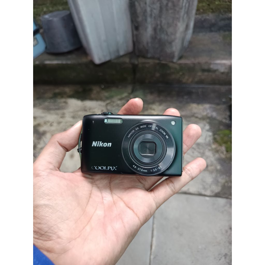 Nikon S3300