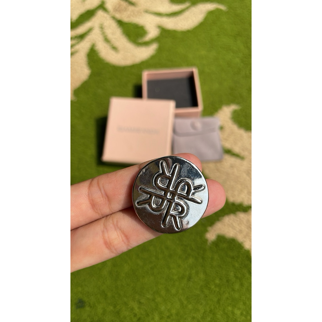 brooch ria miranda