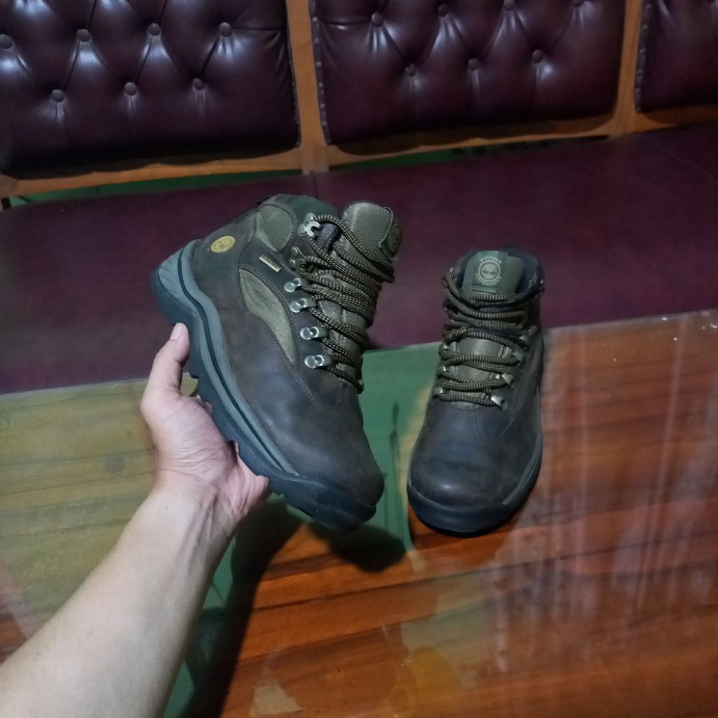 TIMBERLAND OUTDOOR GORE-TEX | SEPATU TRACKING HIKING SECOND BRAND | SEPATU GUNUNG PRIA WANITA SECOND