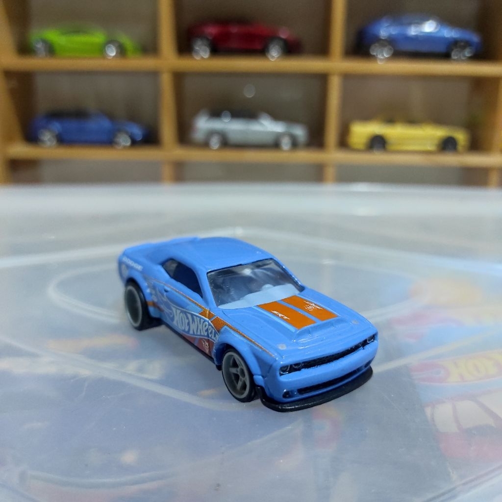 hot wheels 18 dodge challenger srt demon loose
