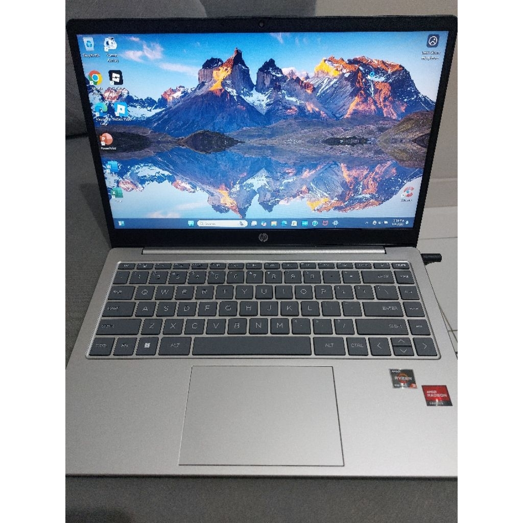 Laptop HP EM0333AU - Second (Like New)