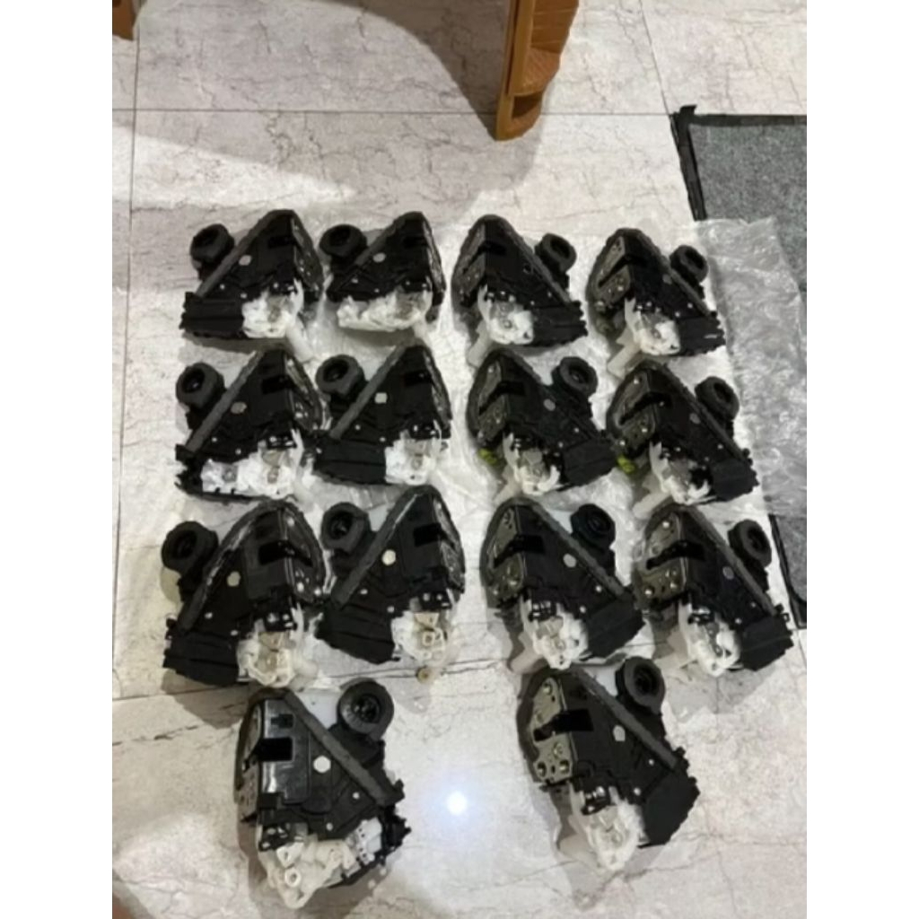 Door Lock Doorlock Pintu Agya Ayla Original