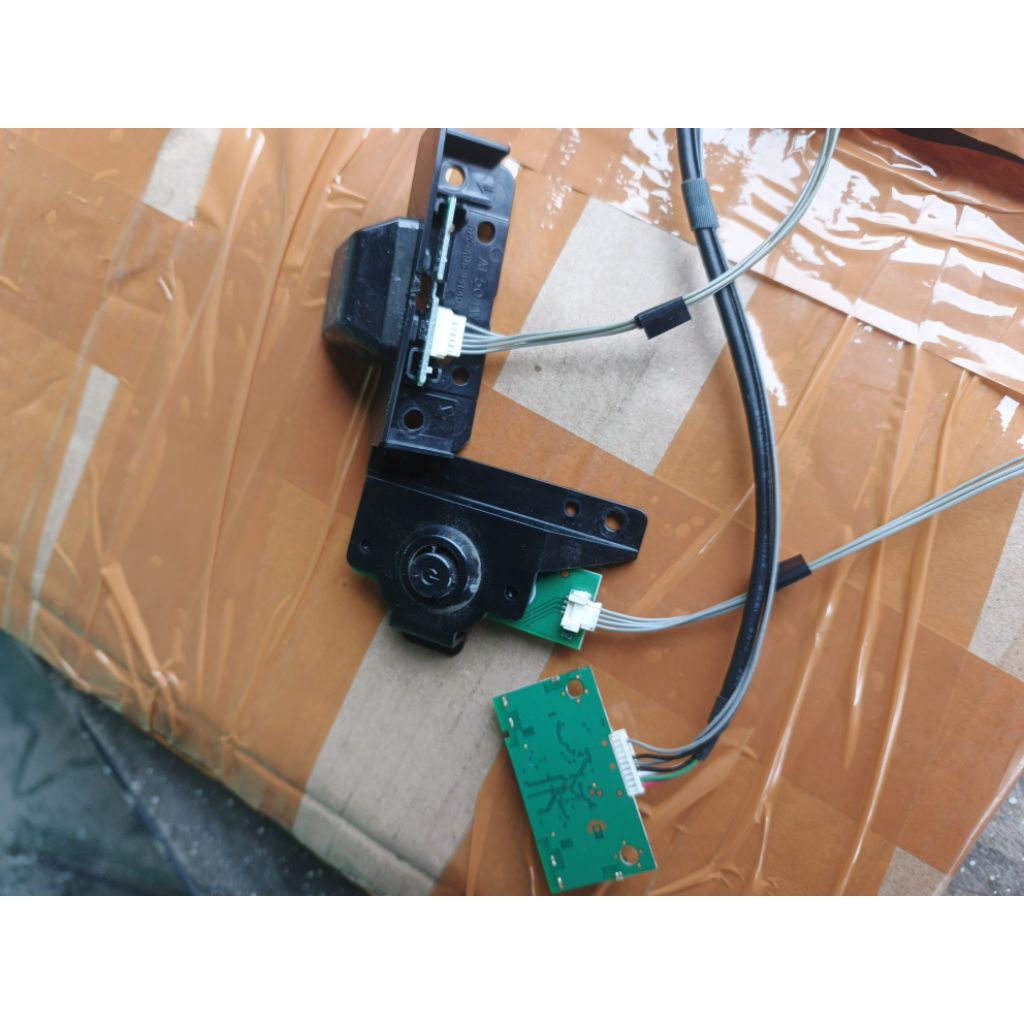 TOMBOL SENSOR IR WIFI TV SHARP 60 4T-C60AL1X 4T-C60AH1X 4T-C60BK1X