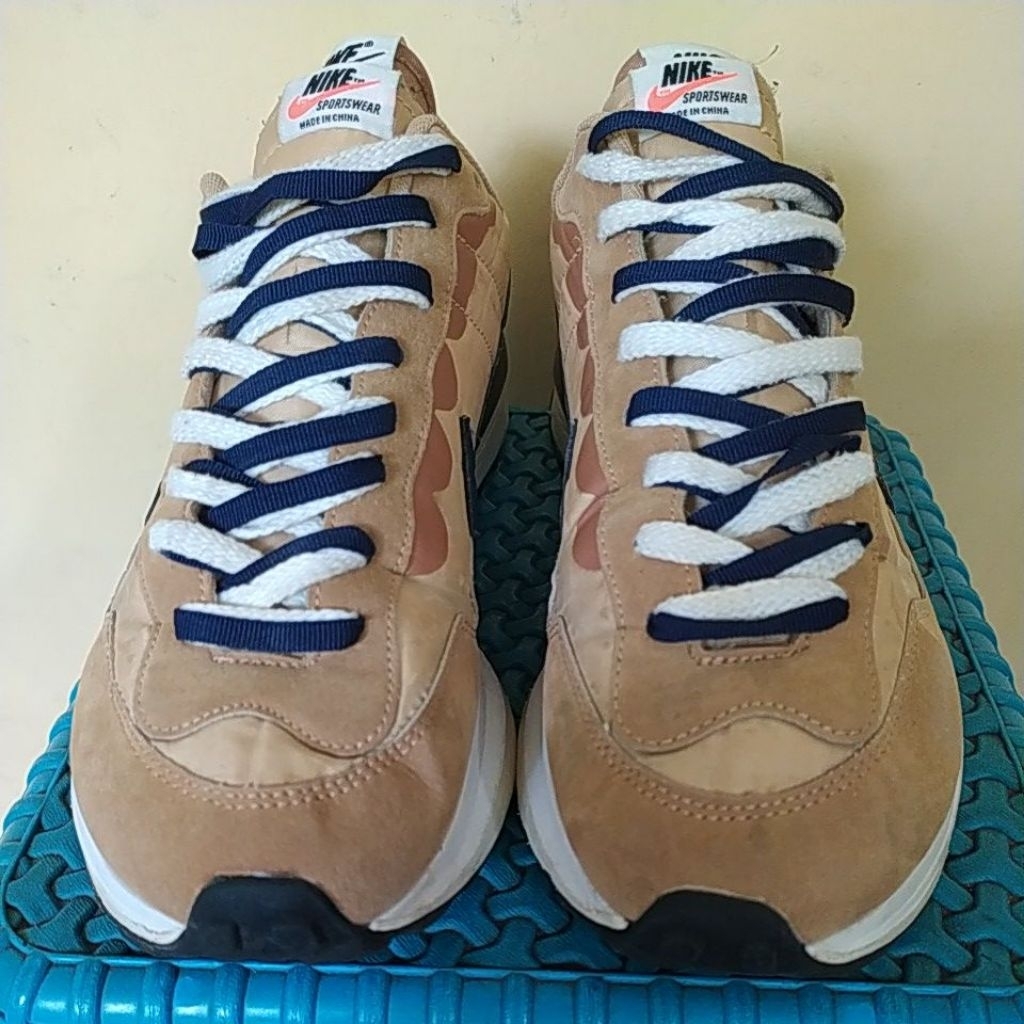 Sepatu Second Nike Sacai Size 42 Insole 26,5 cm