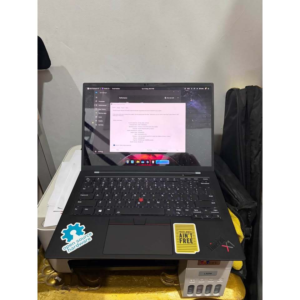 Laptop Bekas Lenovo ThinkPad X1 Carbon Gen 9th Core i7-Gen11 - Desain Ringan, Kinerja Kencang, Layar
