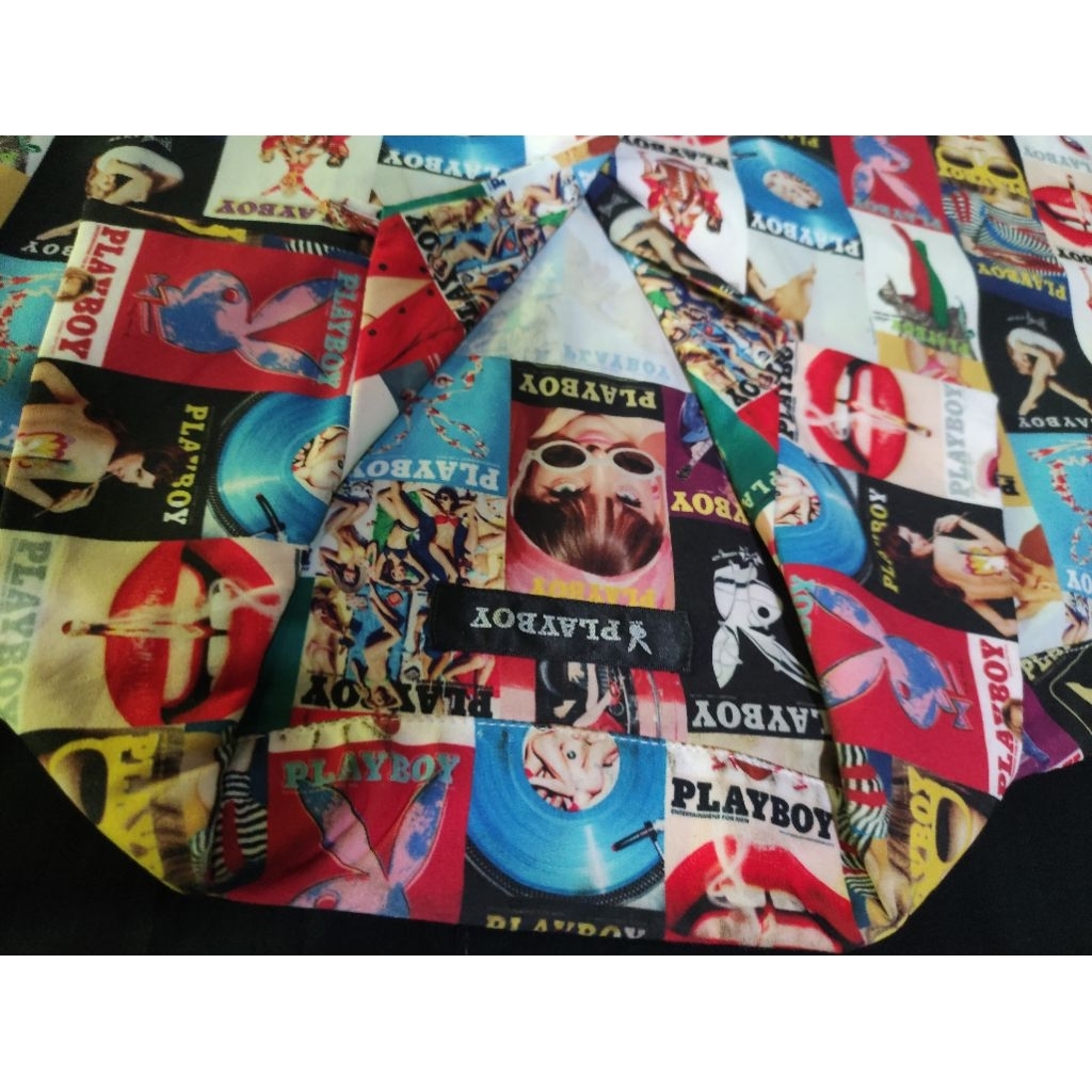 Kemeja playboy x freak magazine