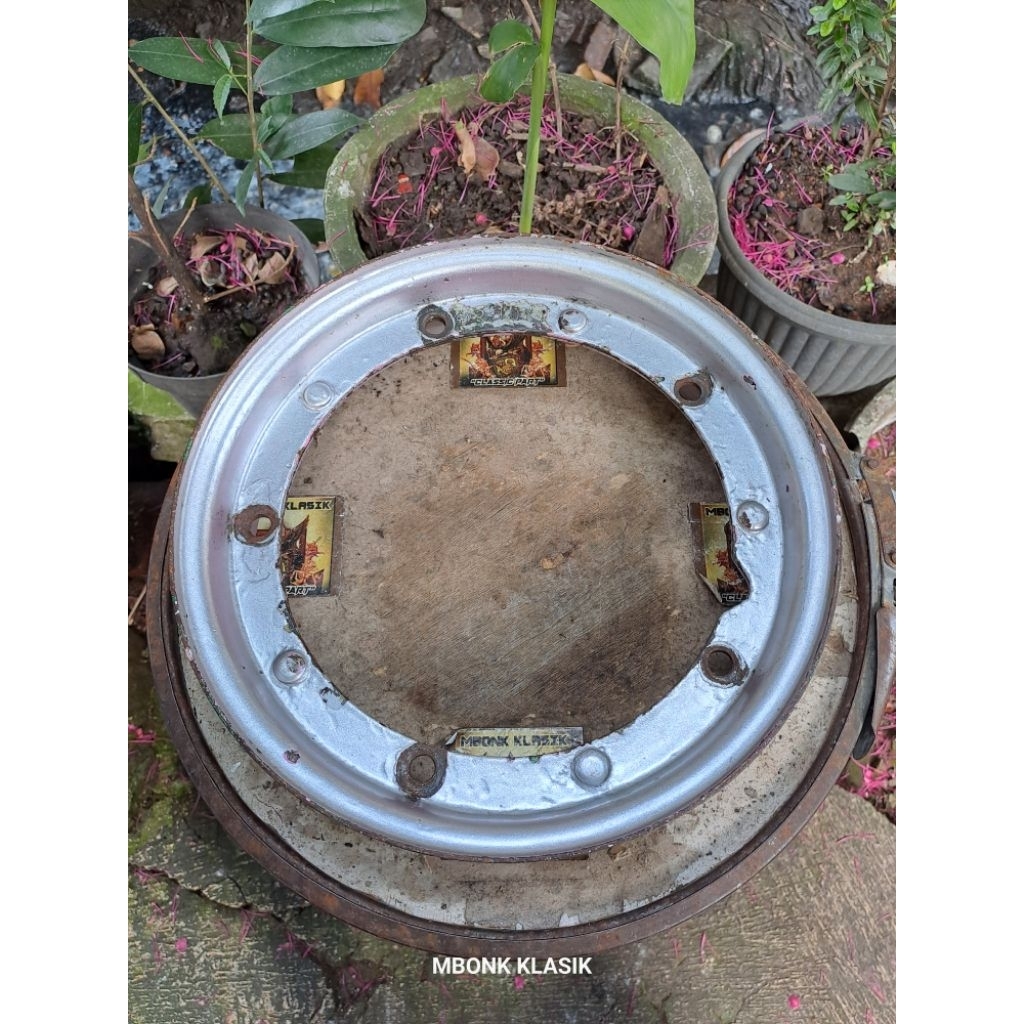 velg vespa sprint px exclusive excel bajaj ORIGINAL CHUNG velg vespa ring 10 chung velg vespa r10 ve