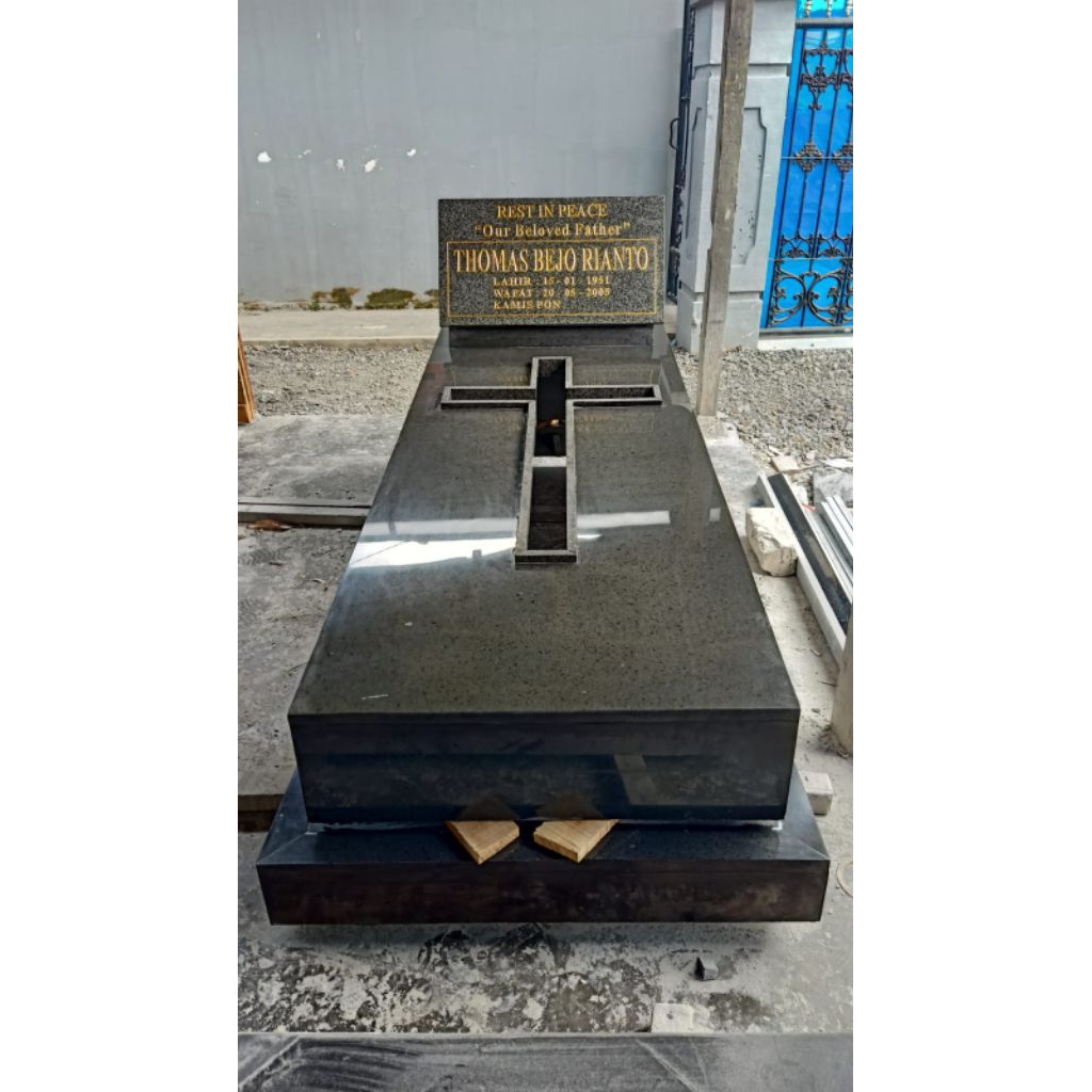 Makam Granit Kristen Kijing Granit Dua Tingkat Nisan Granit Bintik