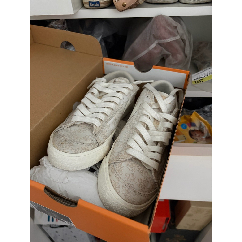 nike blazer low