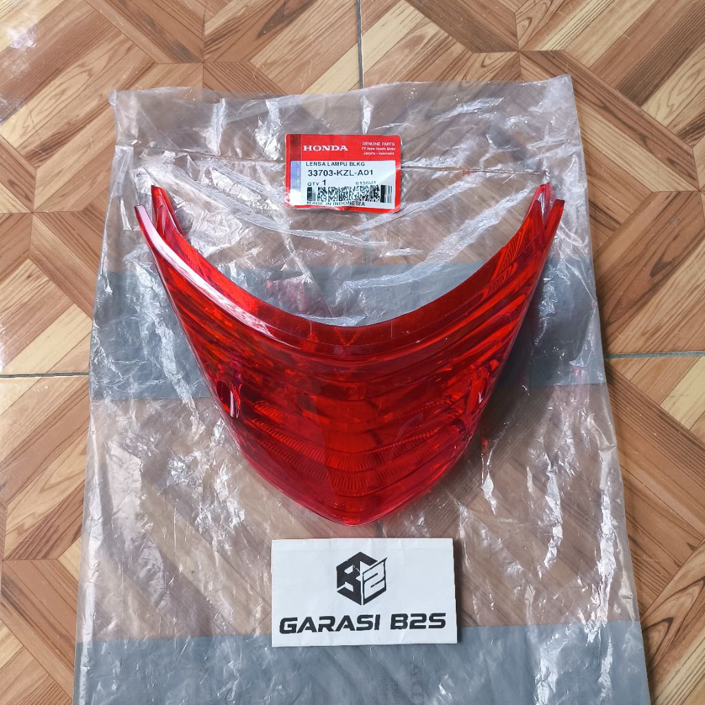 33703-KZL-A01 Kaca Mika Lampu Stop Belakang Spacy Karbu Spacy Fi Original AHM