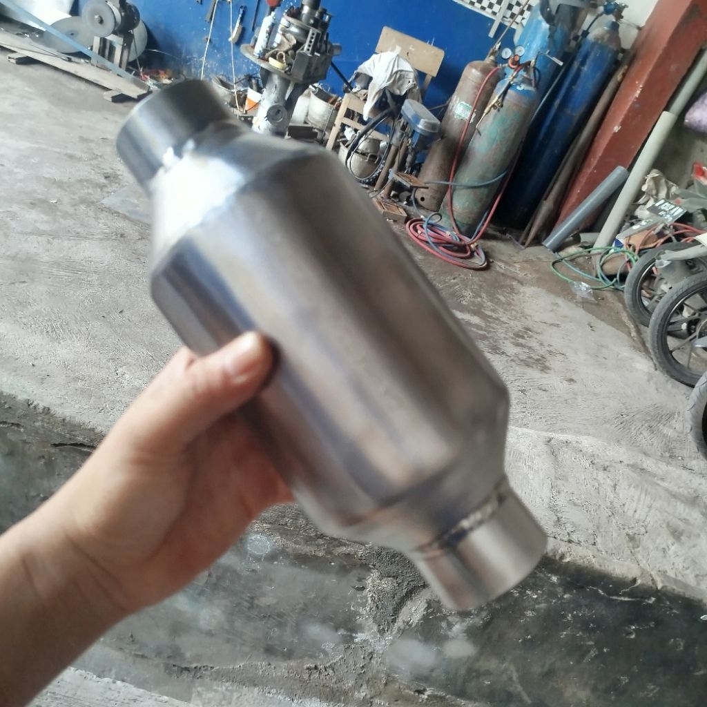 Resonator model katalis pengganti katalis mobil model sarang tawon