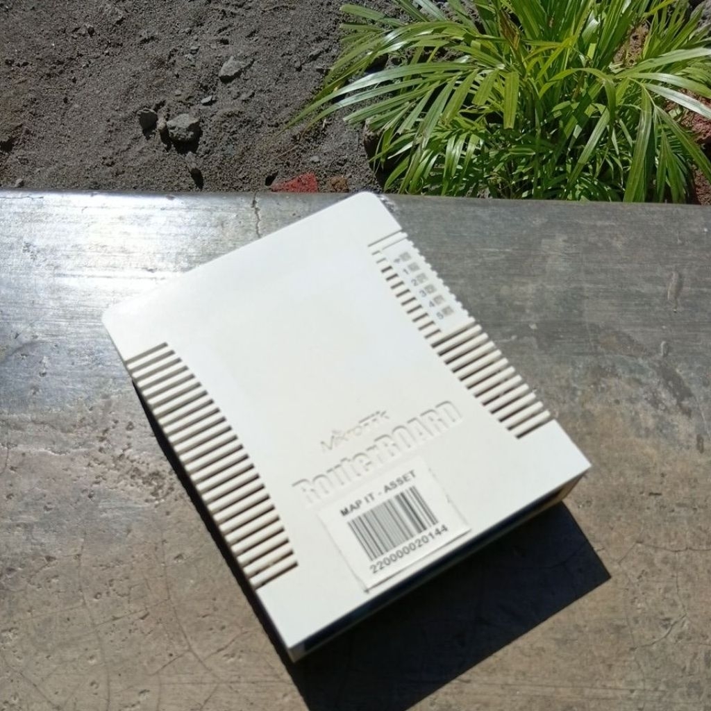 Mikrotik RB951UI-2HND BEKAS BACA DISKRIPSI