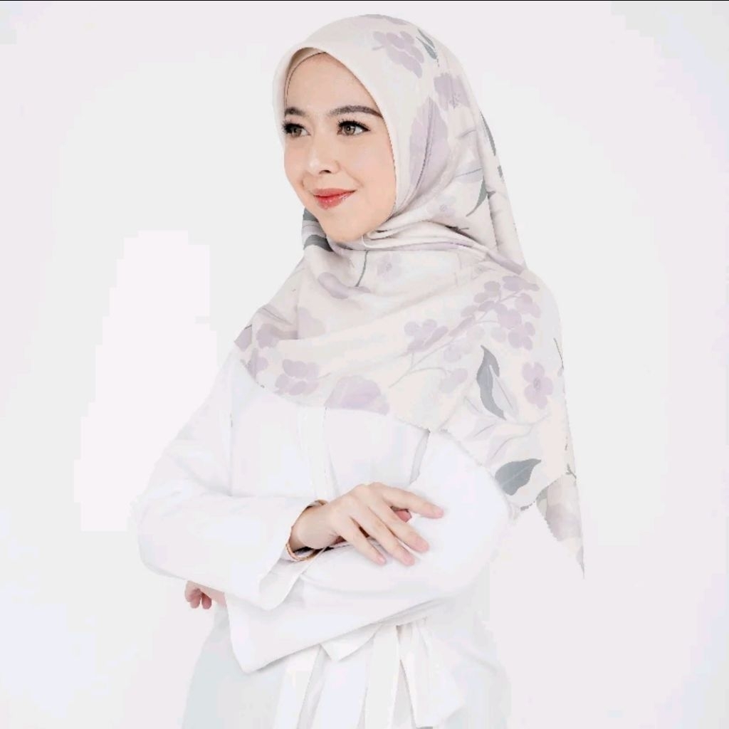 KAMA Laser Cut Hijab Segi Empat Print Motif Dahra Warna Ivory