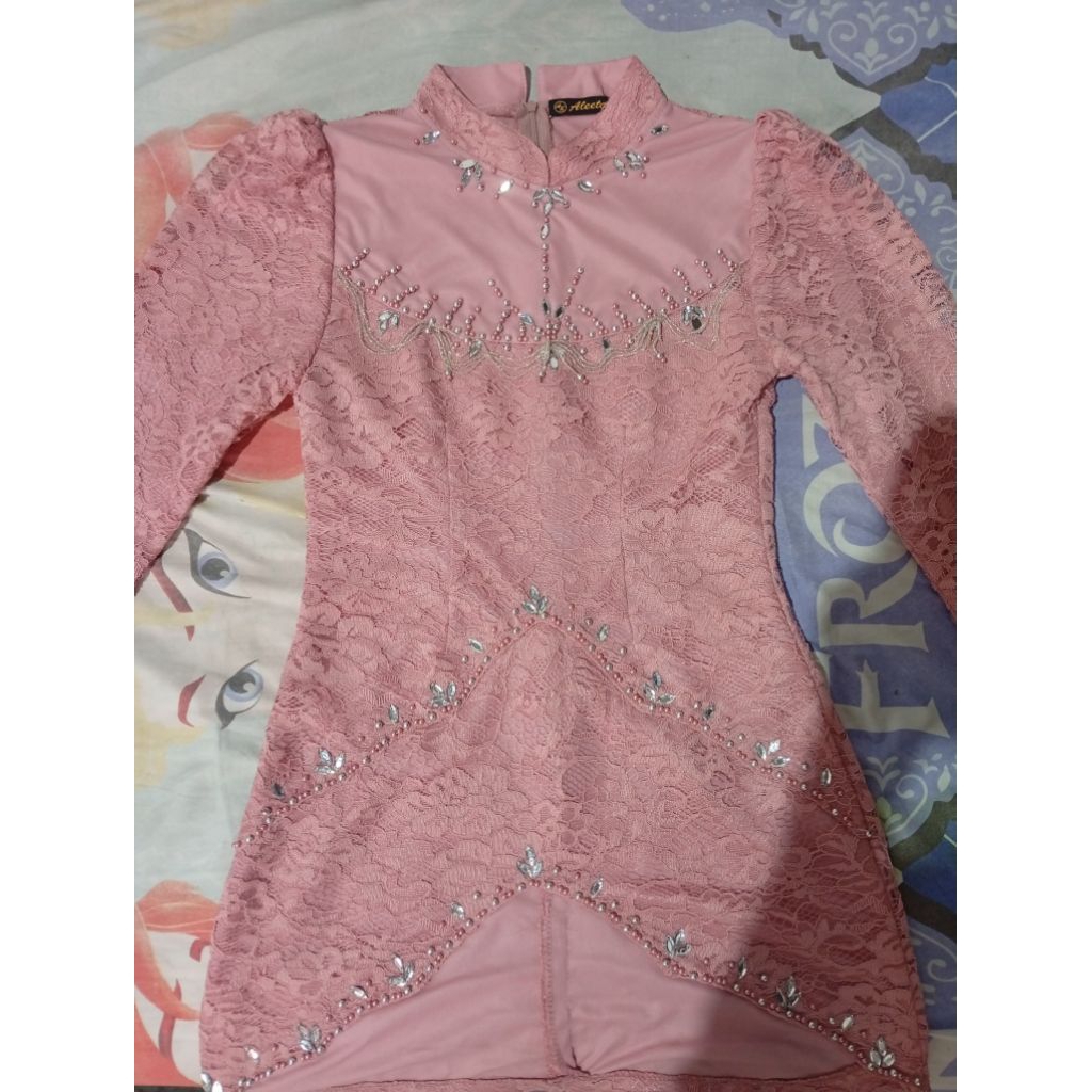 kebaya payet rumbai