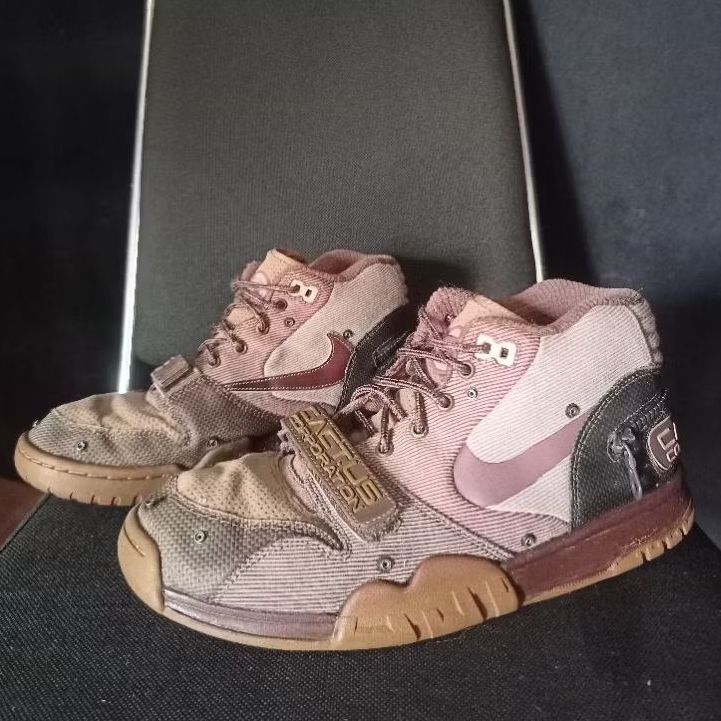 Nike travis scott