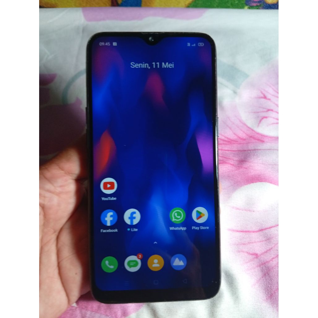 Di jual Murah HP Realme 3 RAM 3/32 Barang Bagus Kondisi normal siap pakai