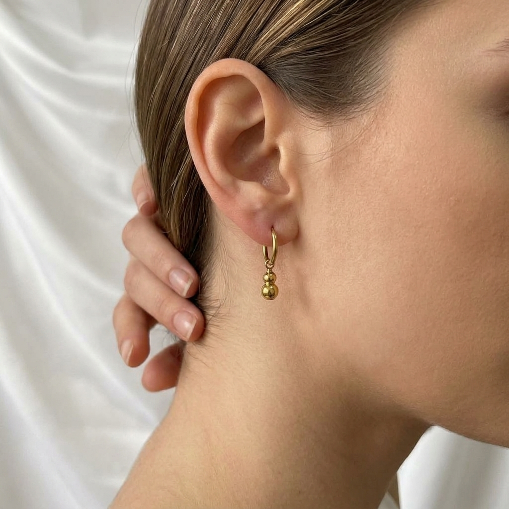 Anting Hoop Titanium Gold Gantungan Kendi Kalea - Anting Jepit Huggie Hoop Minimalis Keberuntungan