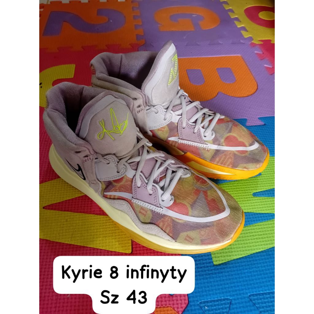 nike kyrie 8 size 43
