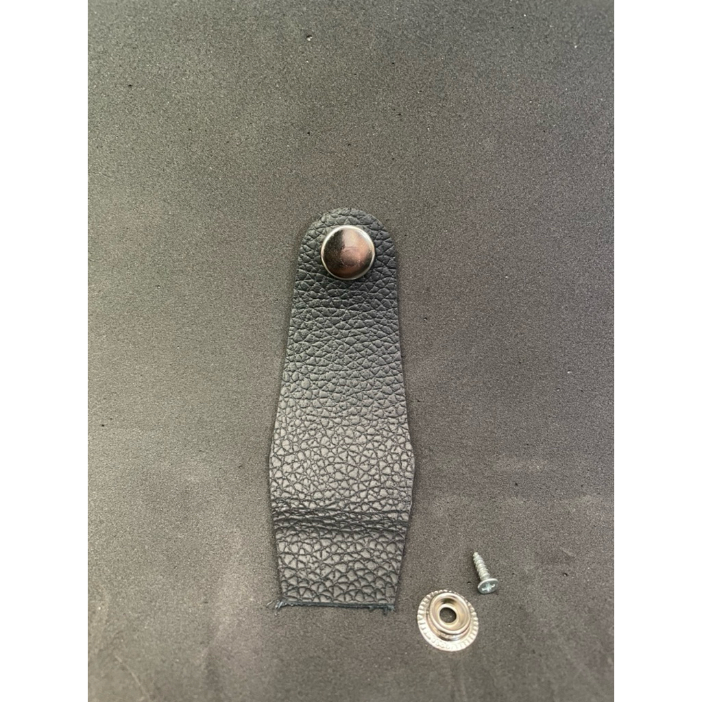 Lidah Kancing Helm Belakang Classic Kulit Asli