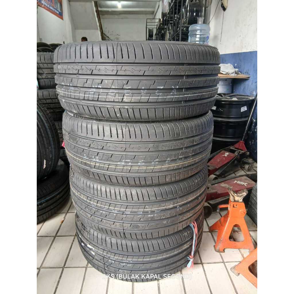 BAN MOBIL BEKAS SECOND SEKEN BERKUALITAS RING 18 ACCELERA IOTA EVT 225 45 R18