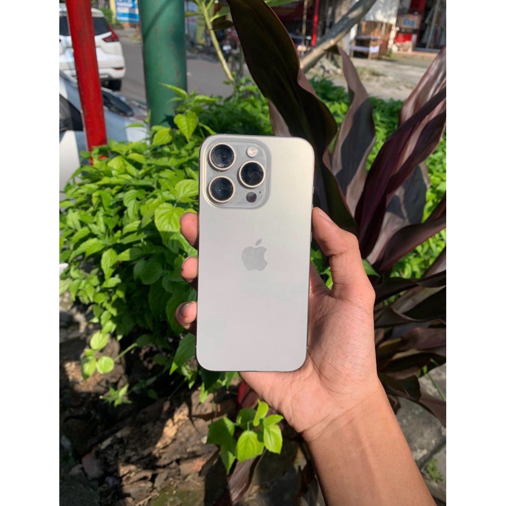 iphone 15 pro 512gb resmi ibox minusan bug ios kamera depan belakang hitam sinyal kadang ada kadang 