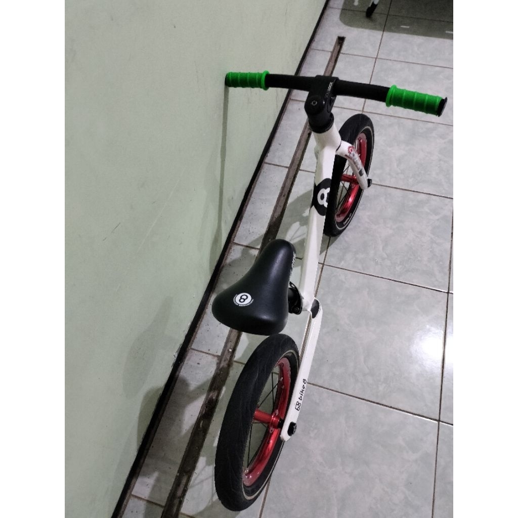 balance bike / push bike Bike 8 racing pro alloy 12 inch