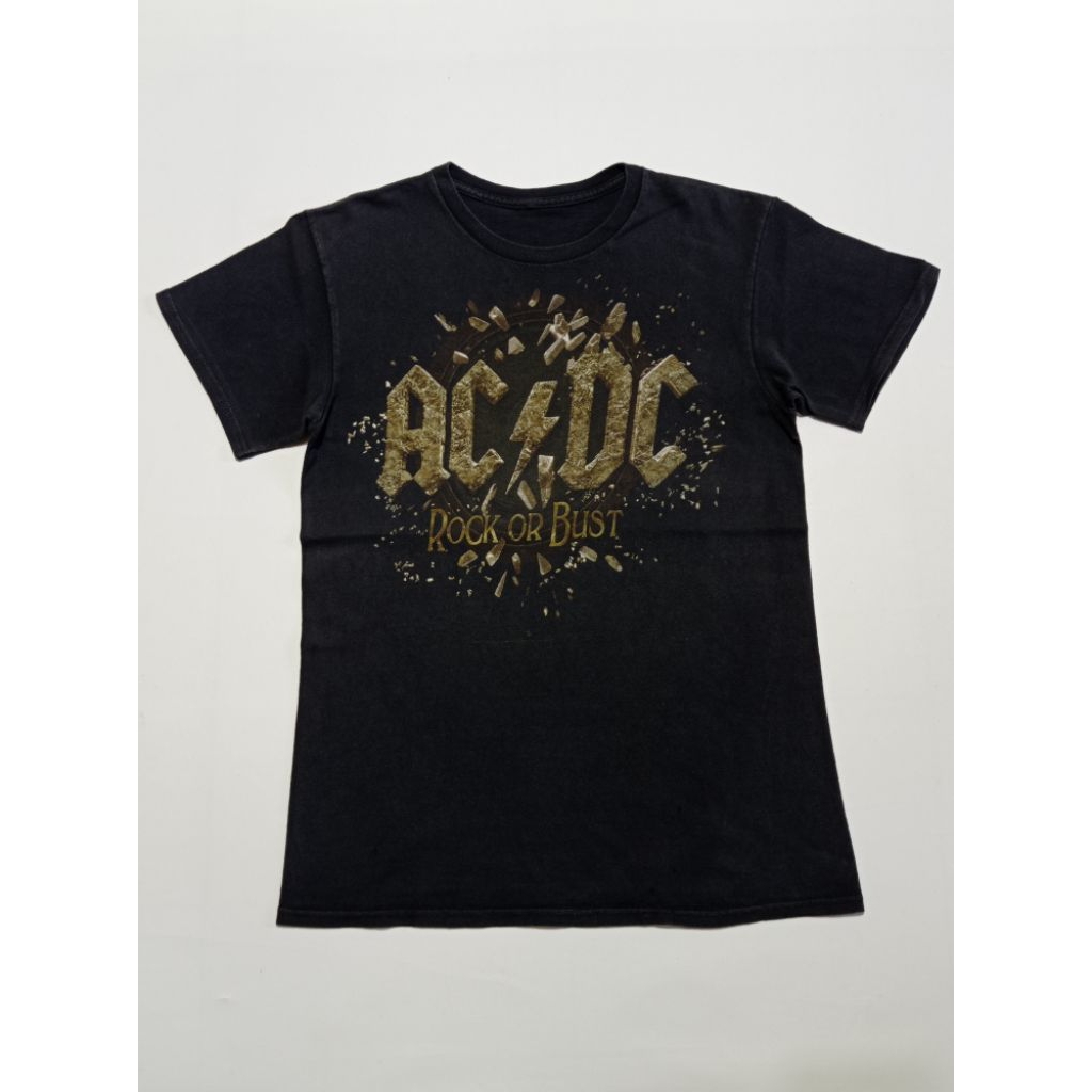 Kaos Band ACDC Rock Or Bust Official Merchandise ©2015 Warna Hitam Size S Second Brand ACDC
