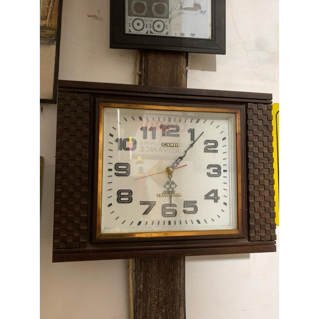 jam dinding transistor vintage. mulus