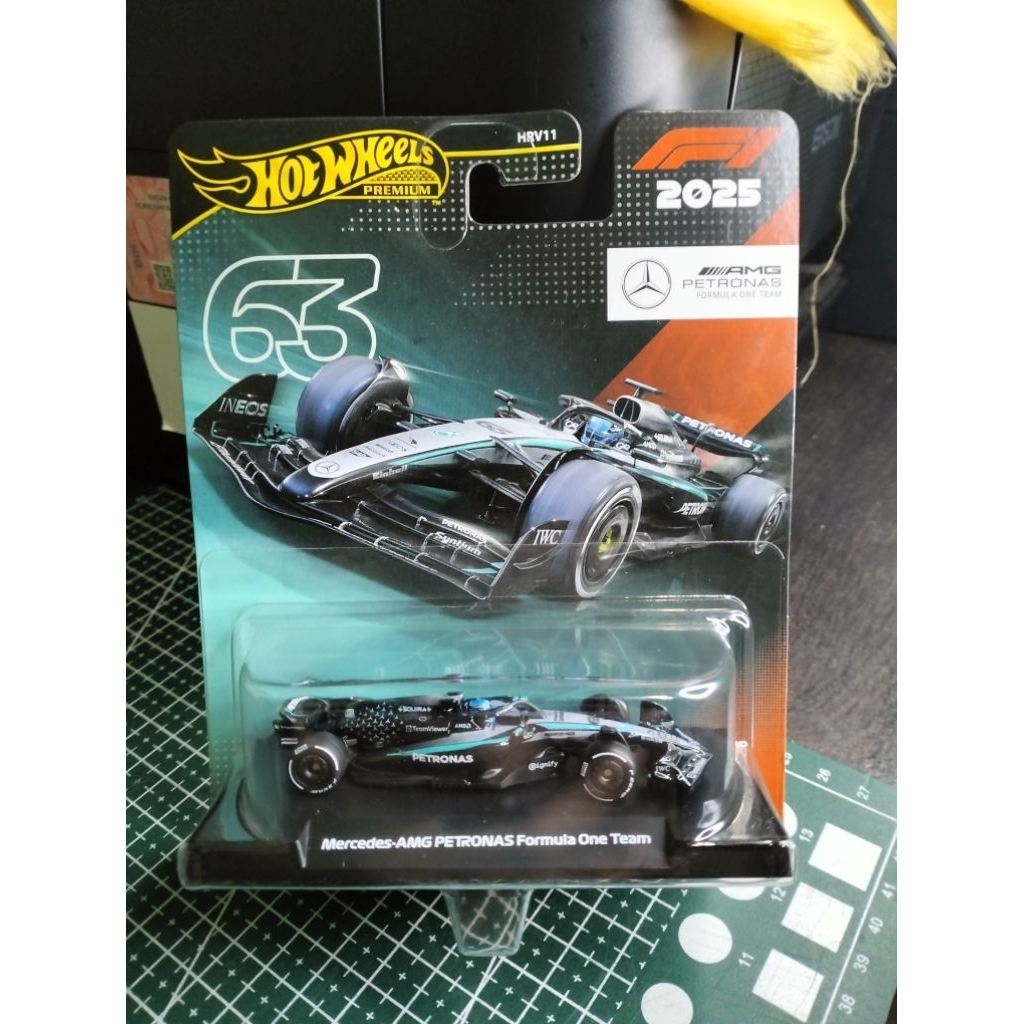 Hot Wheels Premium F1 Mercedes Petronas #63 2025