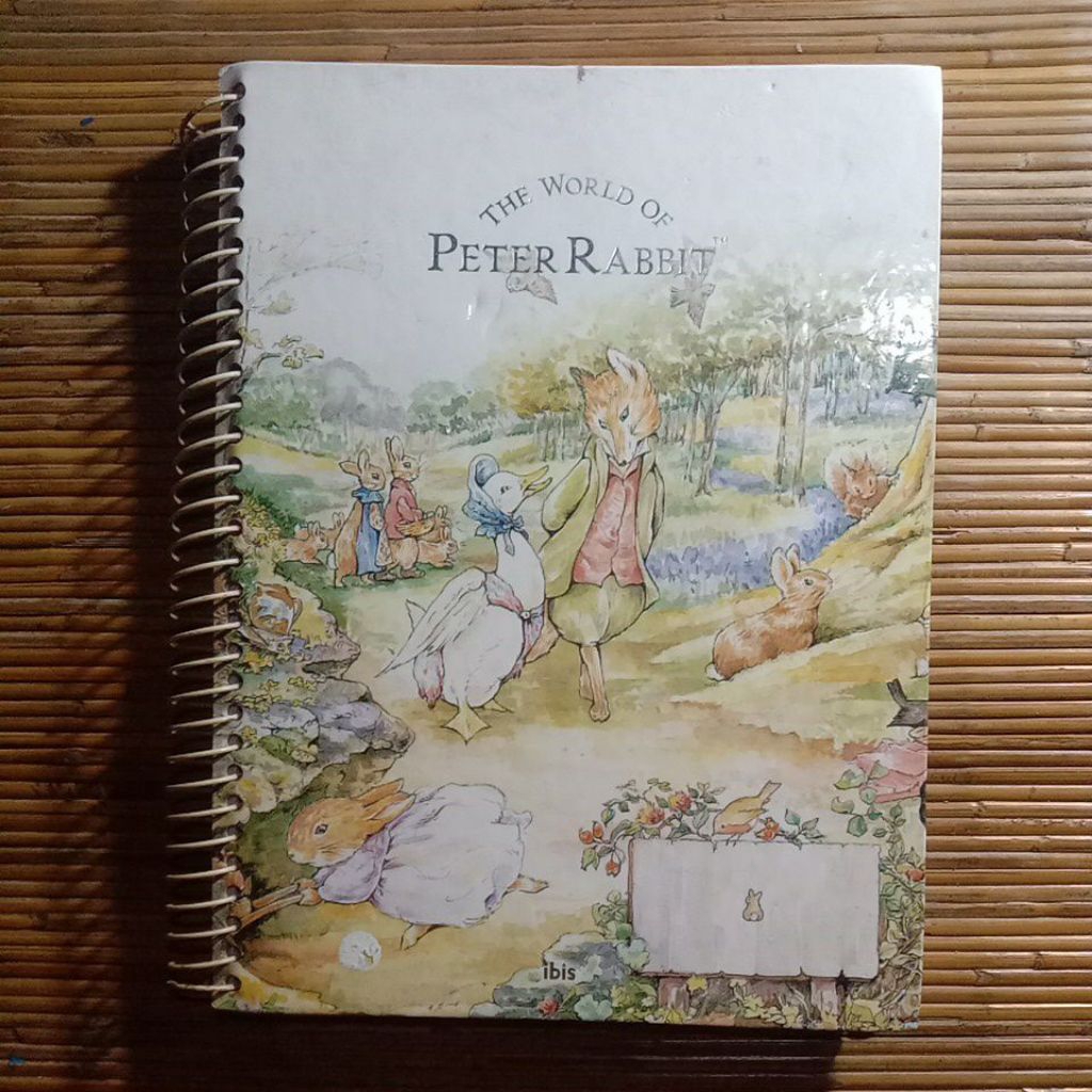 Buku Binder Original Bahasa Inggris - The World Of Peter Rabbit