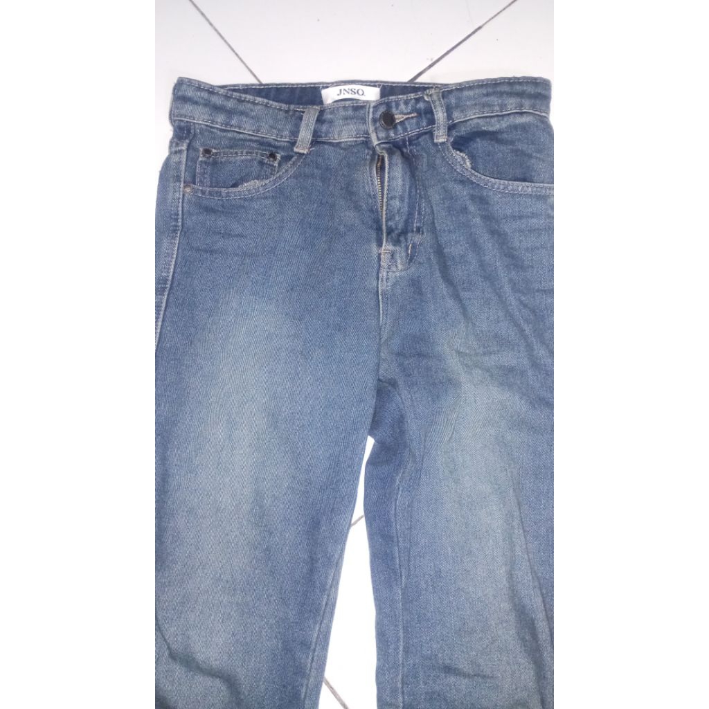 celana jiniso