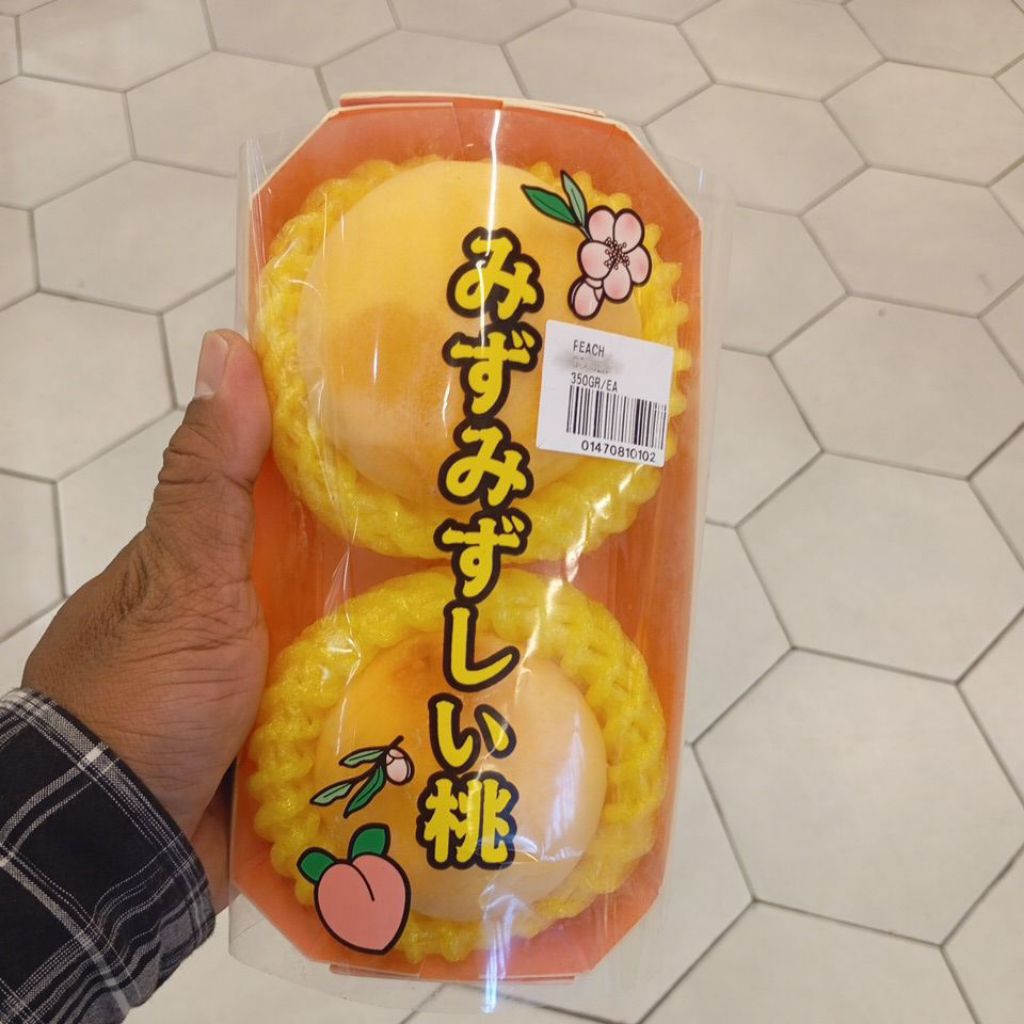 Peach Golden Segar 350 gram Buah Import fresh