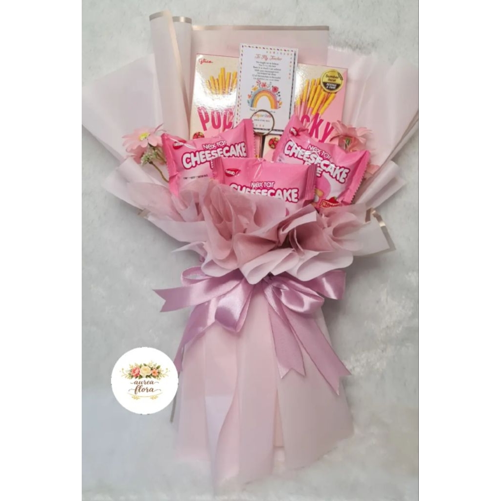 Buket Snack Premium Aesthetic Gift Bouquet Cowok Cewek Wisuda Anniversary