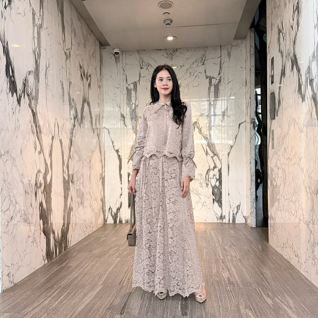 amrthelabel / tharwa / nude