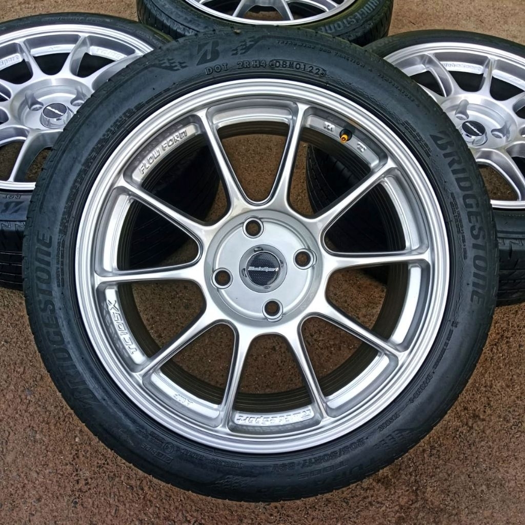 Velg Weedsport TC105X R17 Pcd 4x114 Lebar 8 ET 42 +Ban Bridgestone 205/50 R17
