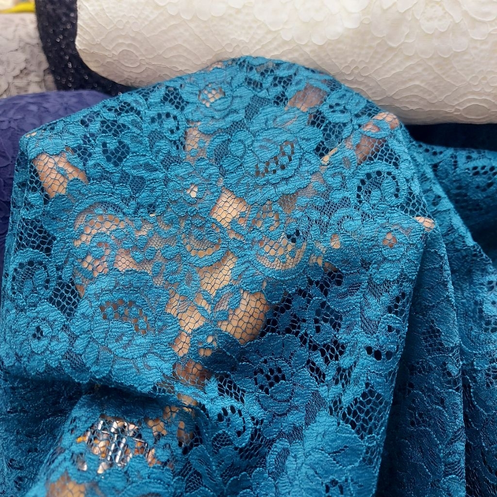 kain brokat katun premium  - kain brokat meteran  - kain brokat motif timbul  ( biru emerald) G1