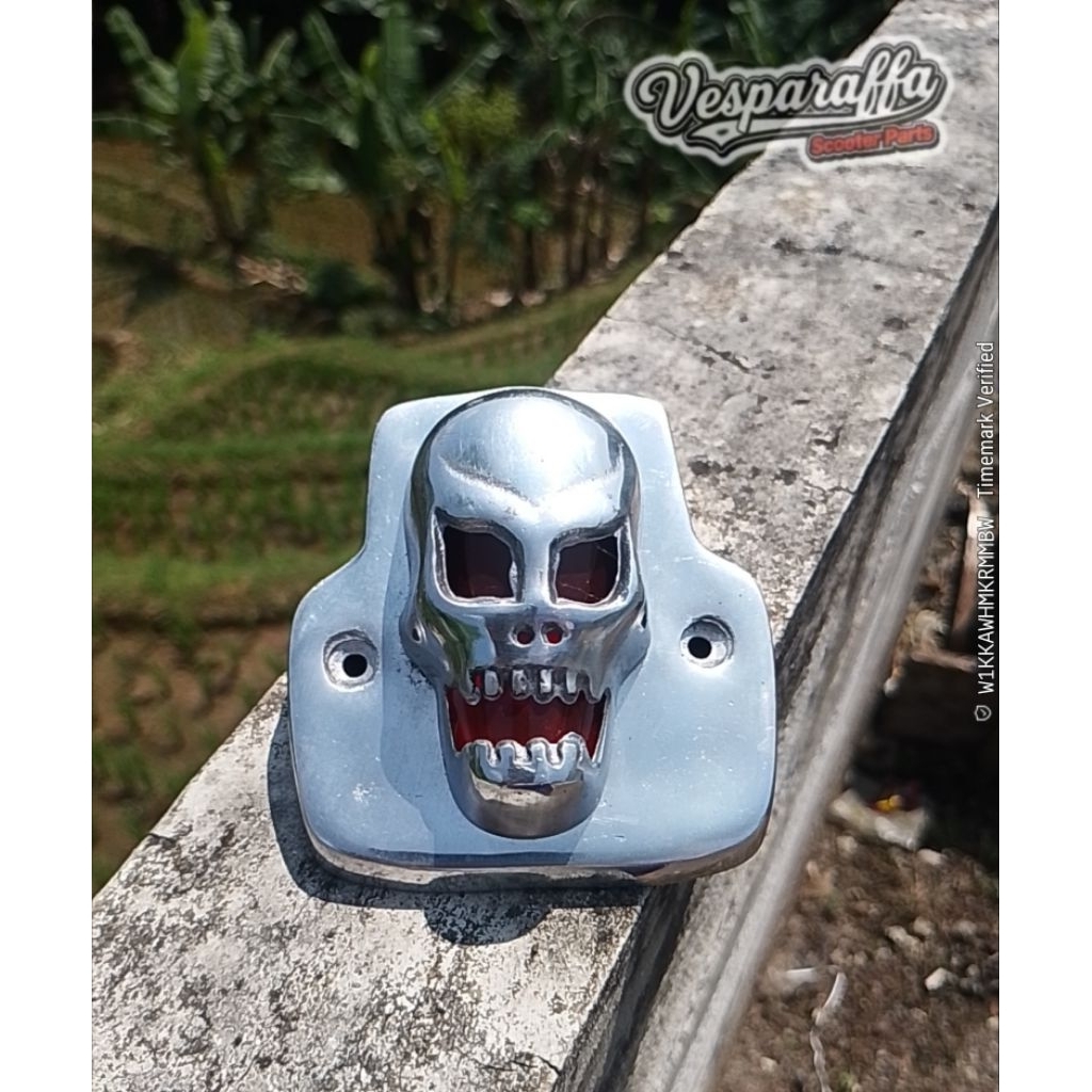 Stoplamp lampu rem belakang model tengkorak alumunium vespa super sprint vbb vnb cepuk Vesparaffa
